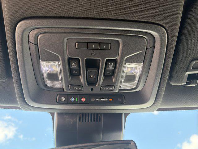 2025 GMC Sierra 1500 4WD Crew Cab Short Box AT4