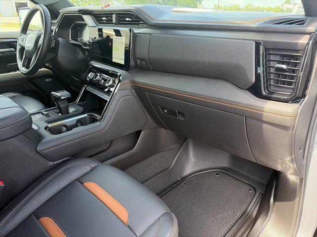 2025 GMC Sierra 1500 4WD Crew Cab Short Box AT4