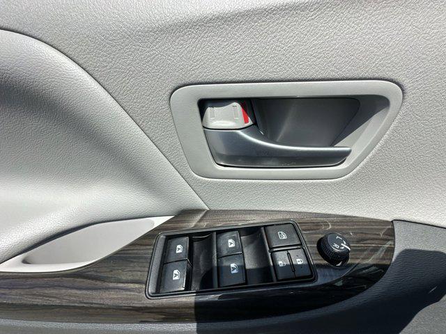 2018 Toyota Sienna XLE 7 Passenger