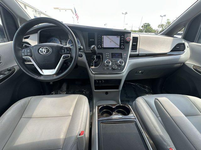 2018 Toyota Sienna XLE 7 Passenger