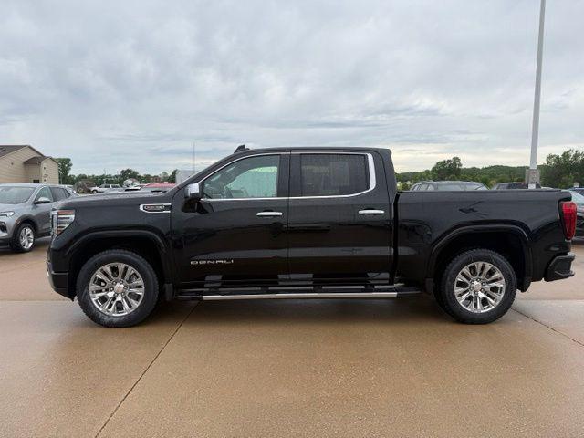 2023 GMC Sierra 1500 4WD Crew Cab Short Box Denali