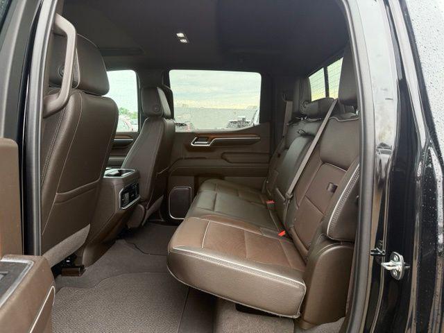 2023 GMC Sierra 1500 4WD Crew Cab Short Box Denali