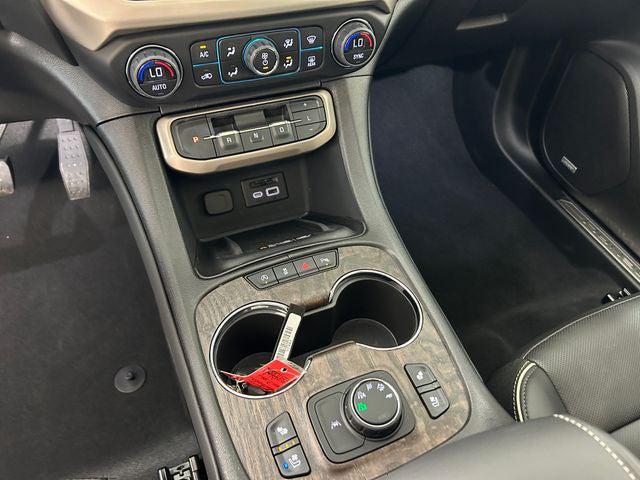 2023 GMC Acadia AWD Denali