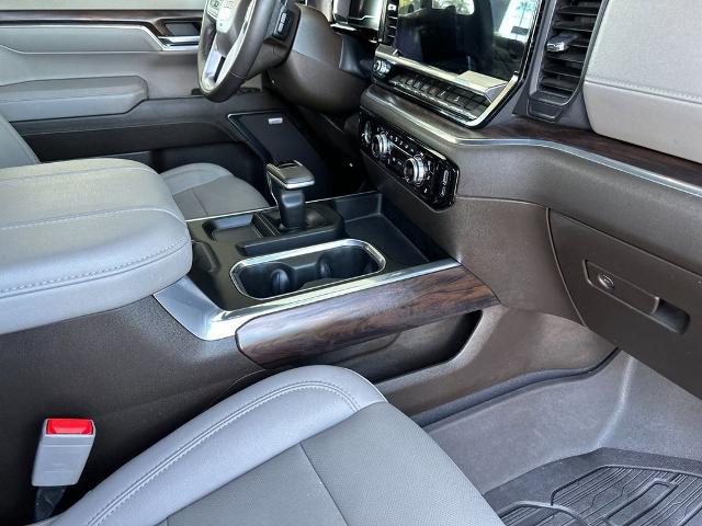2023 GMC Sierra 1500 4WD Crew Cab Short Box SLT
