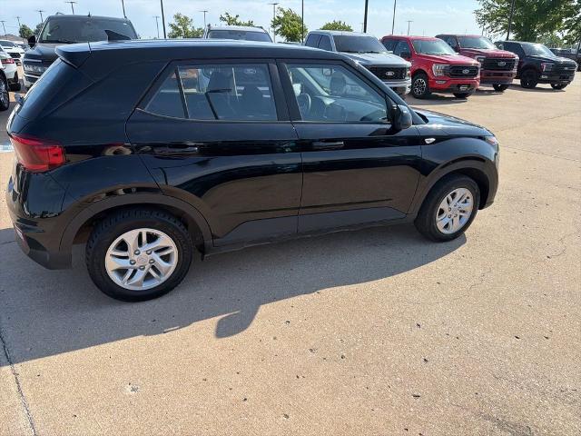 2022 Hyundai Venue SE