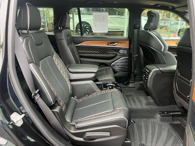 2025 Jeep Grand Cherokee L Summit Reserve 4x4