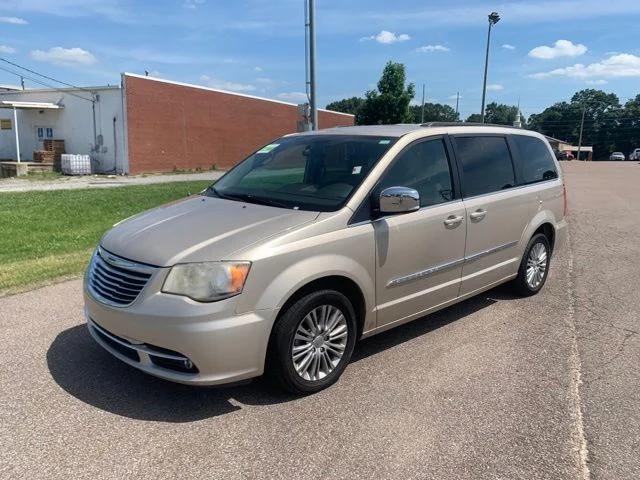 2015 Chrysler Town & Country Touring-L