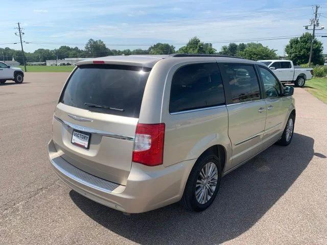 2015 Chrysler Town & Country Touring-L