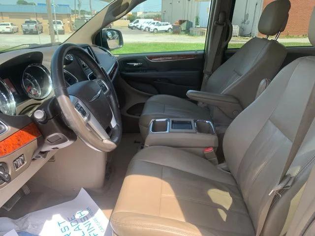 2015 Chrysler Town & Country Touring-L