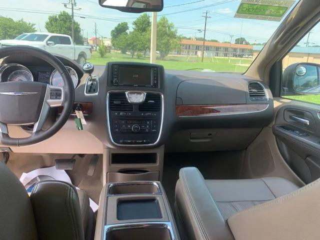 2015 Chrysler Town & Country Touring-L