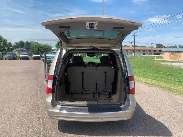 2015 Chrysler Town & Country Touring-L
