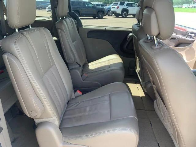 2015 Chrysler Town & Country Touring-L