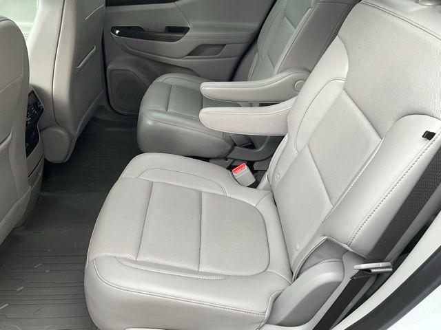2023 GMC Acadia FWD SLT