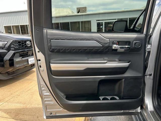 2017 Toyota Tundra Platinum 5.7L V8