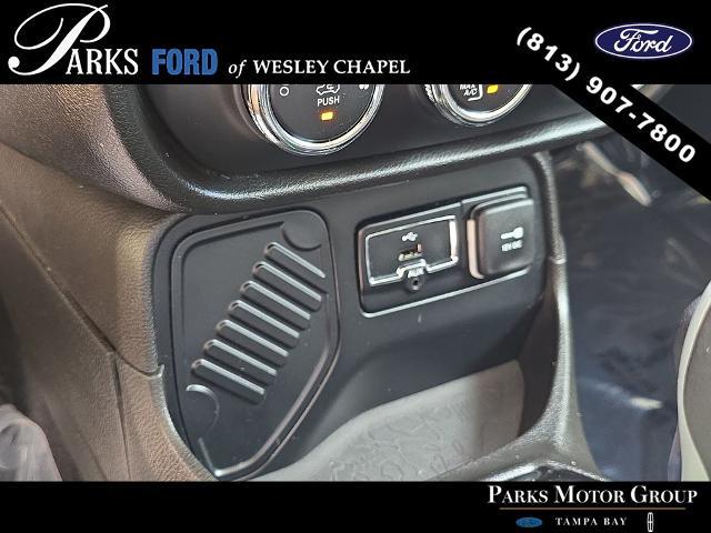 2017 Jeep Renegade Altitude FWD