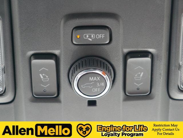 2024 Chevrolet Suburban 4WD Premier