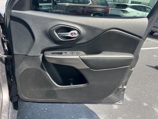 2019 Jeep Cherokee Latitude Plus FWD