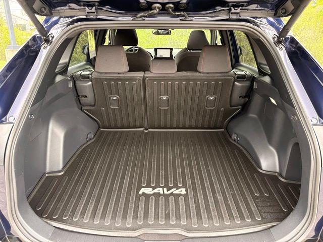 2024 Toyota RAV4 Prime SE