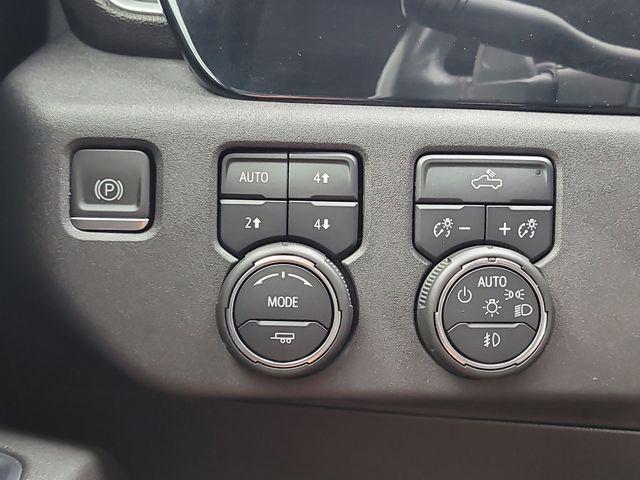 2022 Chevrolet Silverado 1500 4WD Crew Cab Short Bed LT Trail Boss