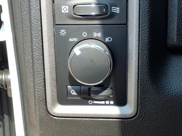 2022 Ram 1500 Classic Tradesman Crew Cab 4x2 5'7" Box