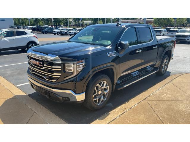 2023 GMC Sierra 1500 4WD Crew Cab Short Box SLT