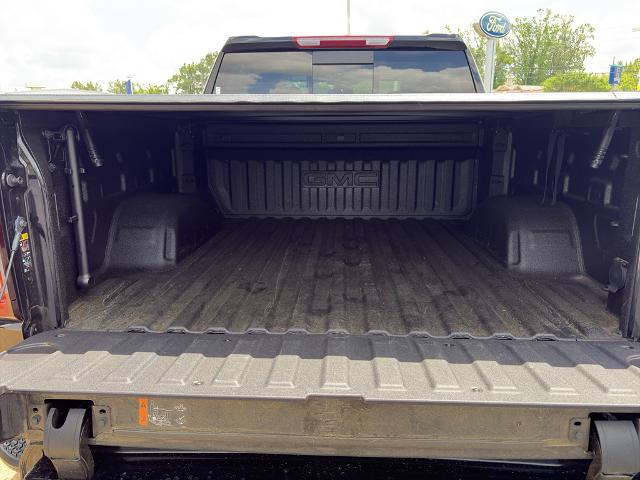 2023 GMC Sierra 1500 4WD Crew Cab Short Box SLT