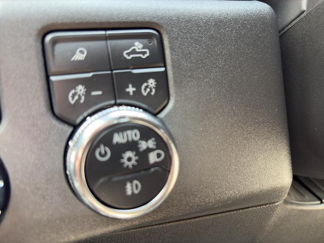 2023 GMC Sierra 1500 4WD Crew Cab Short Box SLT