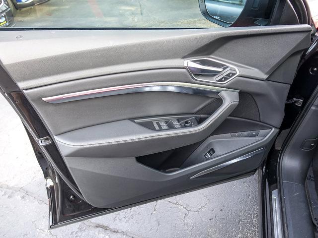 2019 Audi e-tron Premium Plus
