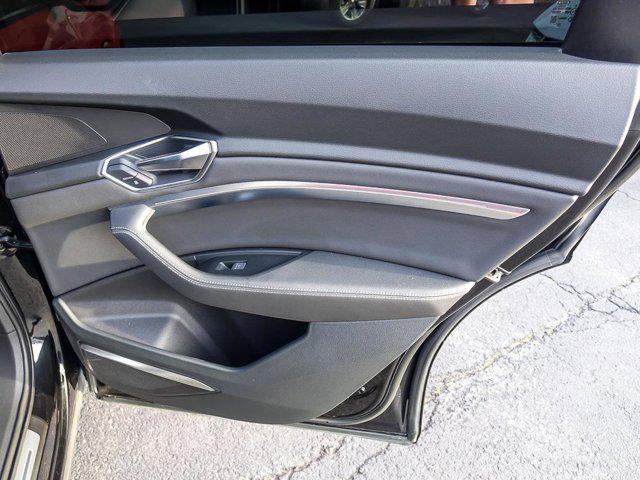 2019 Audi e-tron Premium Plus