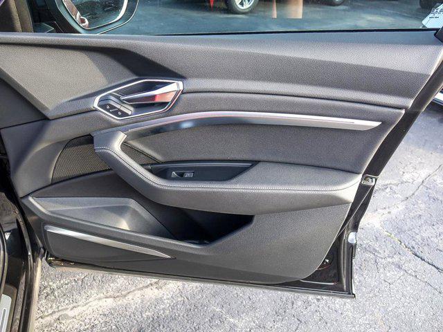 2019 Audi e-tron Premium Plus