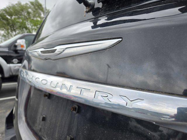 2014 Chrysler Town & Country Touring