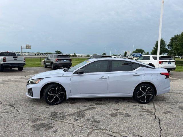 2023 Nissan Altima SR FWD