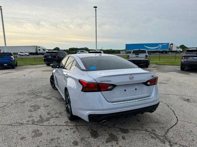 2023 Nissan Altima SR FWD