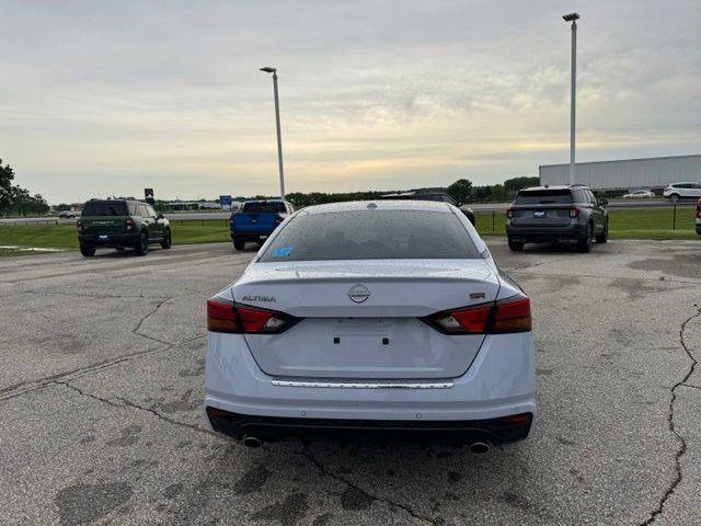 2023 Nissan Altima SR FWD