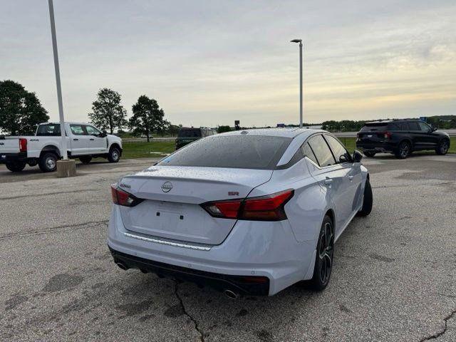 2023 Nissan Altima SR FWD