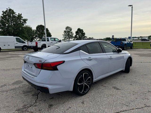 2023 Nissan Altima SR FWD