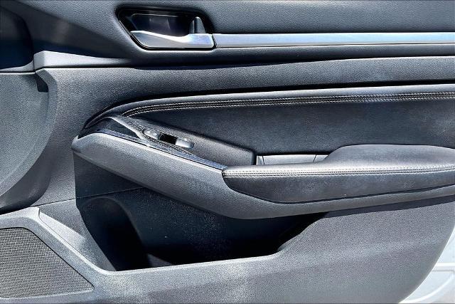 2023 Nissan Altima SL FWD