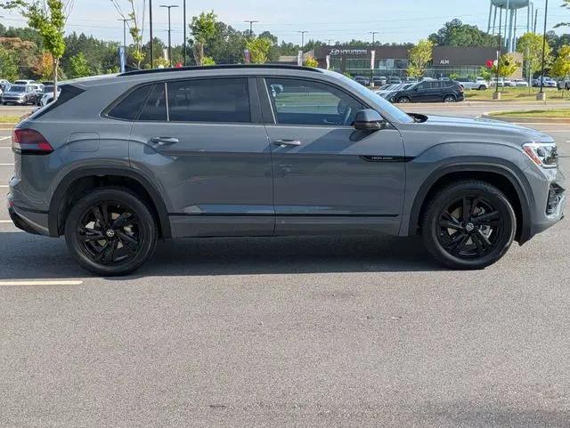 2026 Volkswagen Atlas Cross Sport SEL R-Line Black