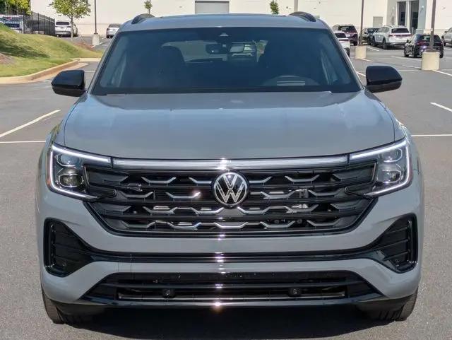 2026 Volkswagen Atlas Cross Sport SEL R-Line Black
