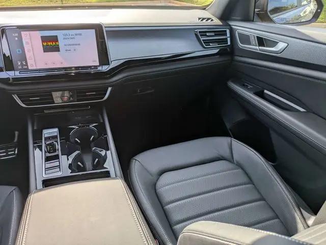 2026 Volkswagen Atlas Cross Sport SEL R-Line Black