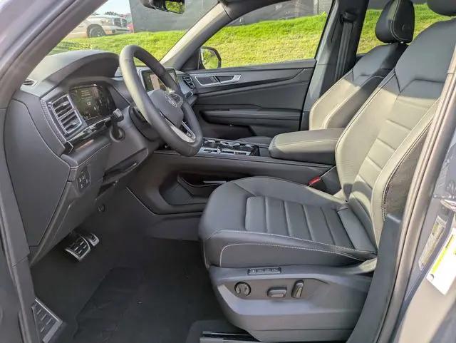 2026 Volkswagen Atlas Cross Sport SEL R-Line Black