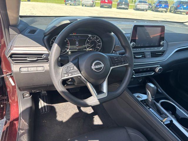 2023 Nissan Altima SV FWD