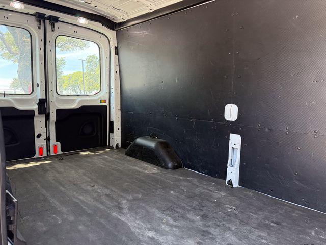 2019 Ford Transit 148 WB Medium Roof Cargo