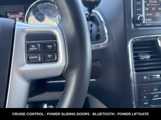 2014 Chrysler Town & Country Touring