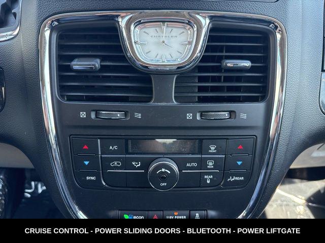 2014 Chrysler Town & Country Touring