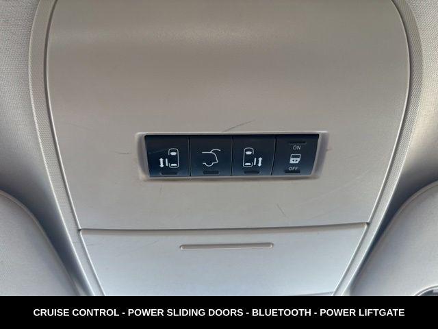 2014 Chrysler Town & Country Touring
