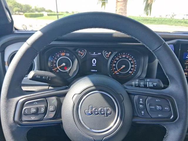 2025 Jeep Wrangler 4-Door Summit 4x4