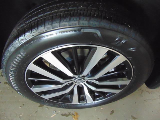 2024 Nissan Pathfinder Platinum 4WD