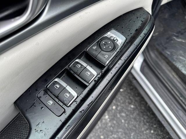 2022 Kia Carnival MPV LX Seat Package
