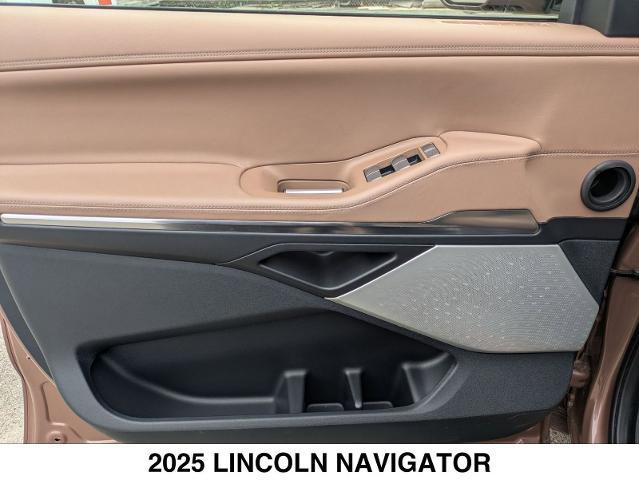 2025 Lincoln Navigator Black Label